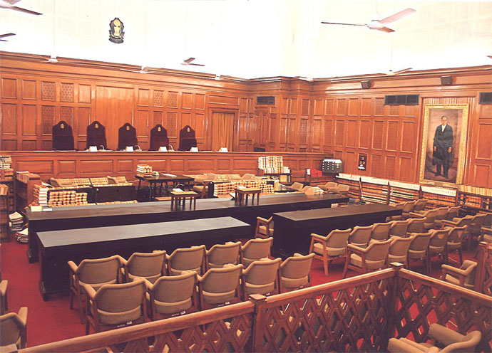 Shri Legal Hub legal education and courtroom atmosphere